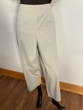 Light Beige Wide Leg Cropped Pants
Item# SSp2
